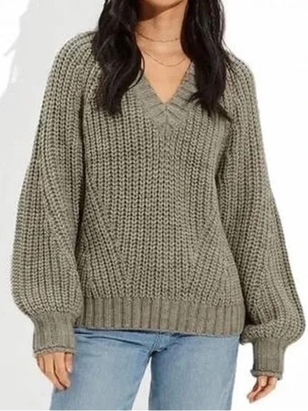 American Eagle Chunky Oversized V-Neck Sweater Size Small Sage Olive Green